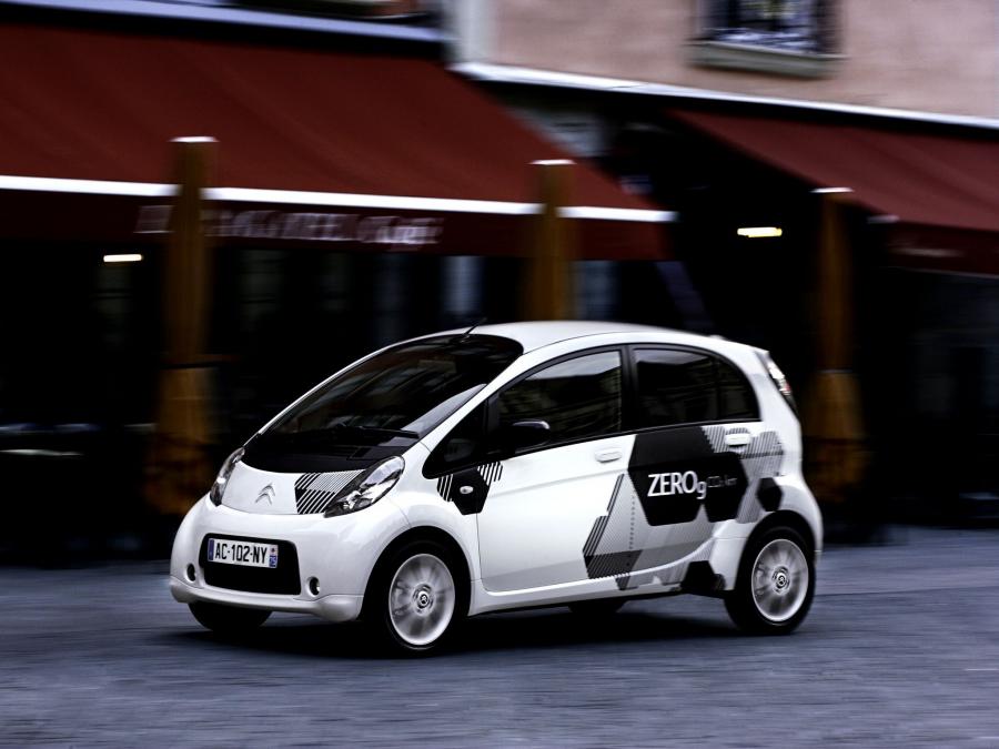  Citroen C-Zero 2010 года  (фото 6 из 18)